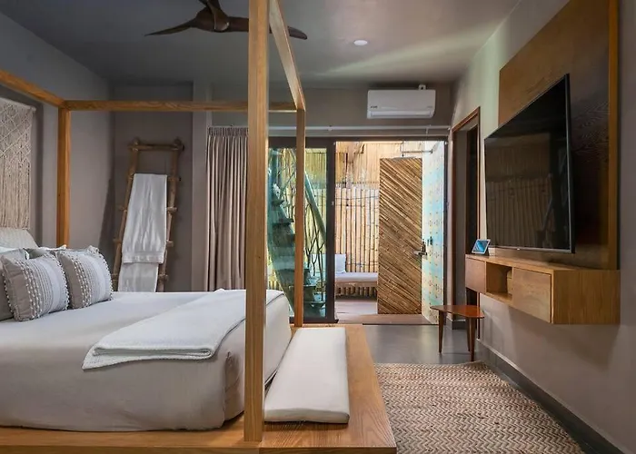 Luxury Vibes Pool With Jacuzzi Concierge 5br