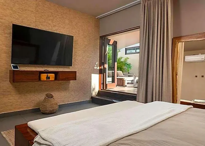 Luxury Vibes Pool With Jacuzzi Concierge 5br