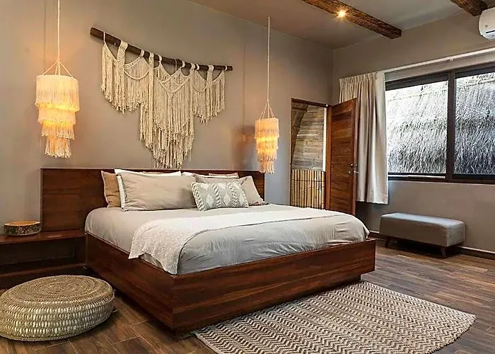 Villa Luxury Vibes Pool With Jacuzzi Concierge 5br
